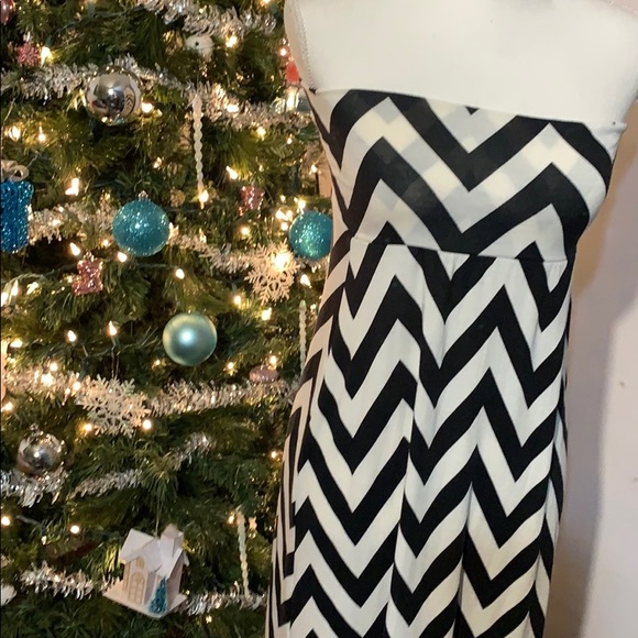 Maxi - Picture 2 of 2